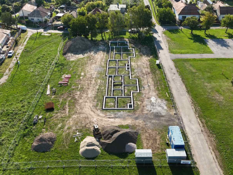 Aktuality / Novostavba obecných nájomných bytov v obci Čata - Új