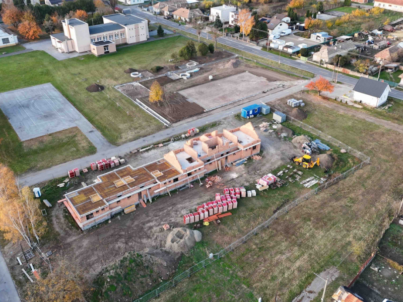 Aktuality / Novostavba obecných nájomných bytov v obci Čata - Új