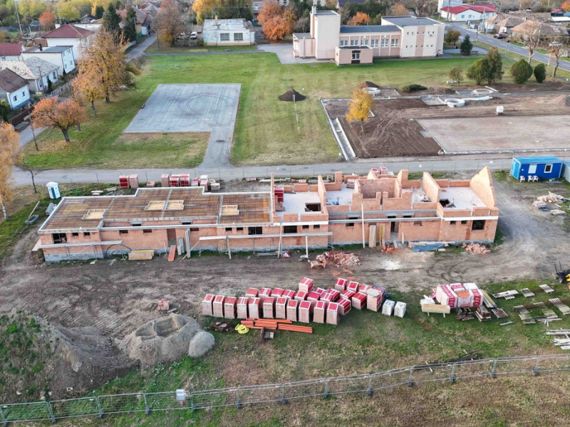 Aktuality / Novostavba obecných nájomných bytov v obci Čata - Új