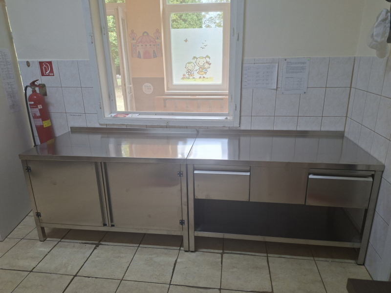 Kuchyňa MŠ 4 Aktuality / Modernizácia kuchyne materskej školy - Az óvoda kony Aktuality / Modernizácia kuchyne materskej školy - Az óvoda kony