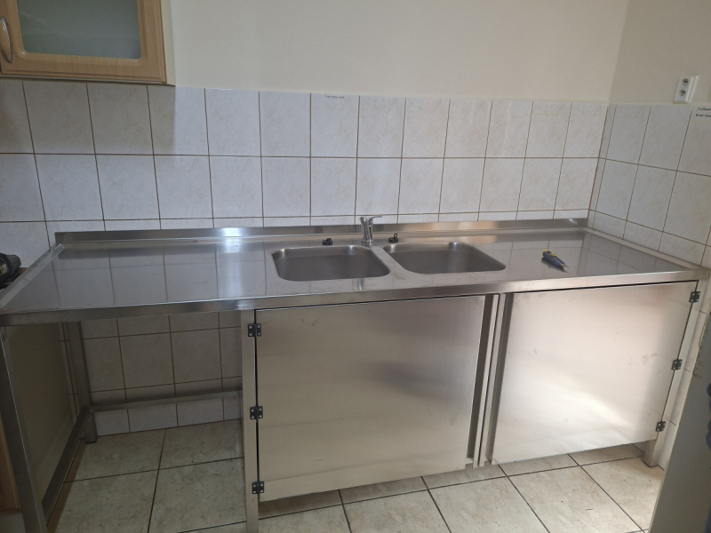 Kuchyňa MŠ 2 Aktuality / Modernizácia kuchyne materskej školy - Az óvoda kony Aktuality / Modernizácia kuchyne materskej školy - Az óvoda kony