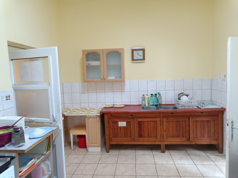Kuchyňa MŠ 1 Aktuality / Modernizácia kuchyne materskej školy - Az óvoda kony Aktuality / Modernizácia kuchyne materskej školy - Az óvoda kony